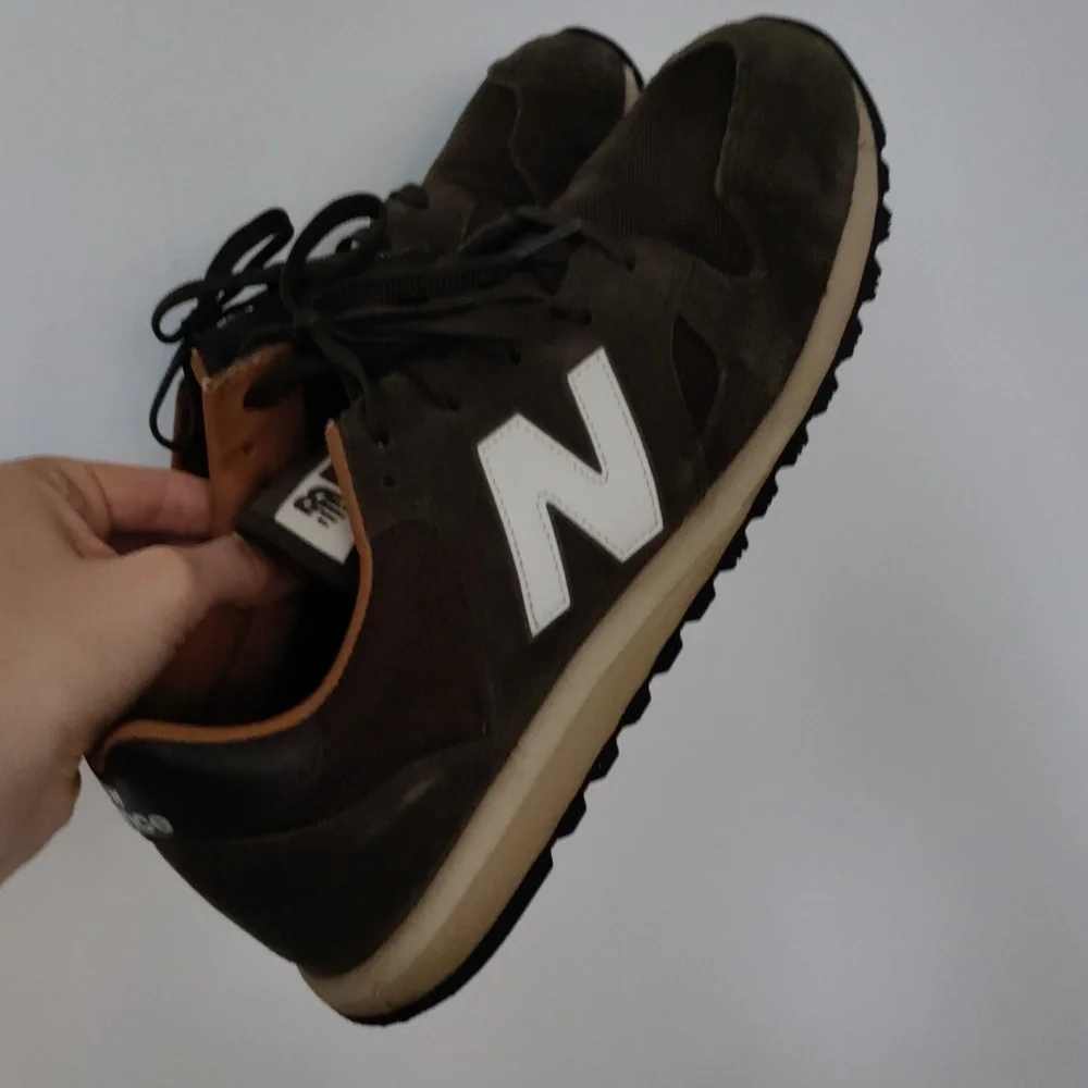 New Balance 520 in the Military Dark Triumph/Brown Sugar colorway. - Picture 13 of 13